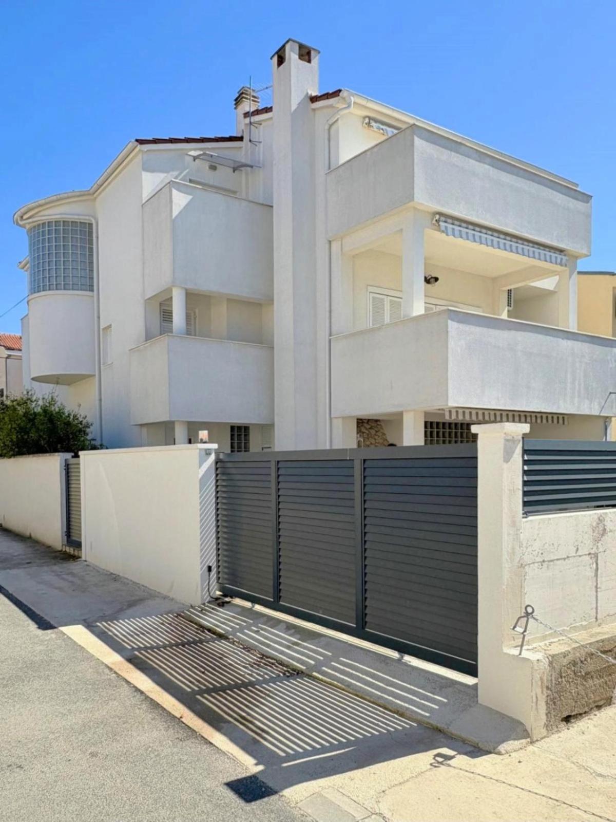 Spacious Chic Residence 扎达尔 外观 照片